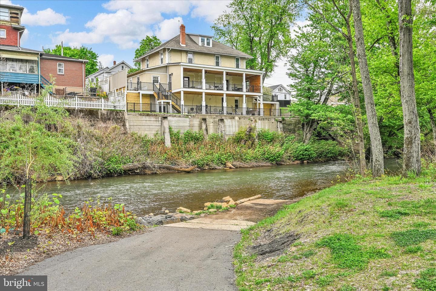 197 Dock Street photo 53
