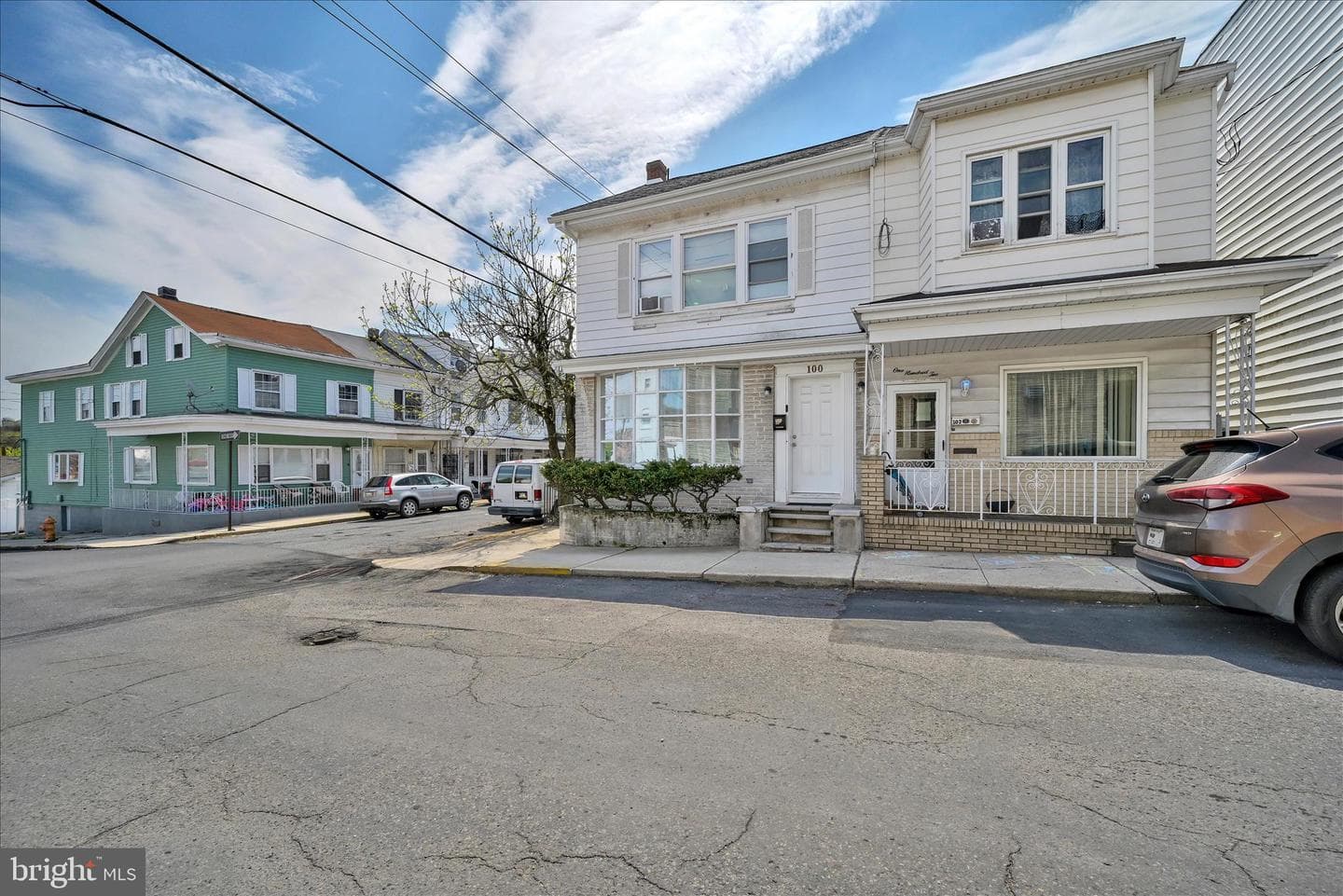 100 W Cherry Street photo 2