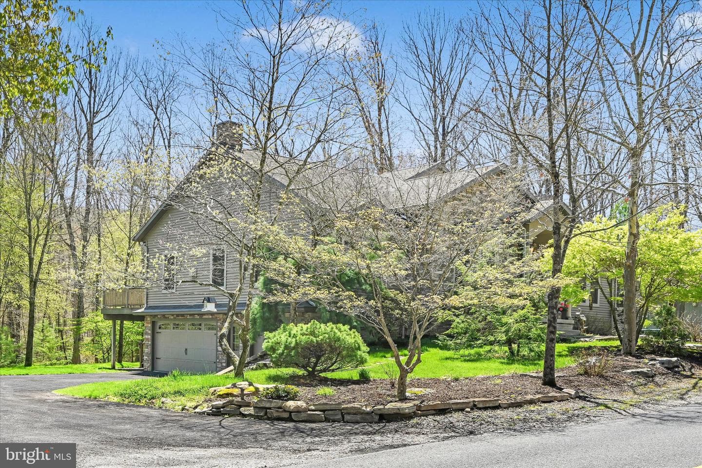 220 Lake Drive photo 10