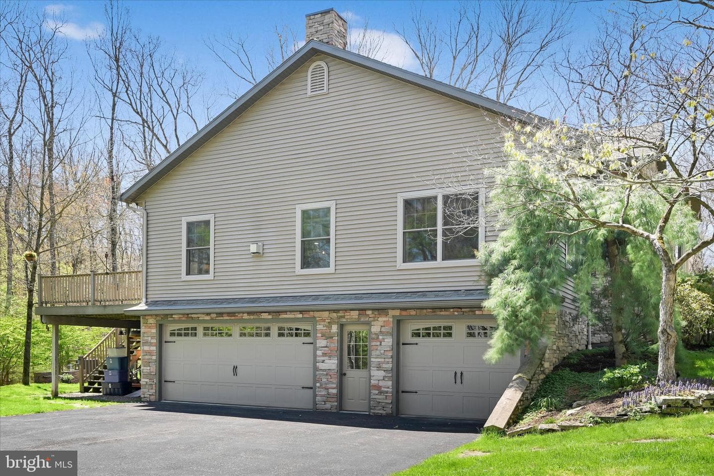220 Lake Drive photo 11