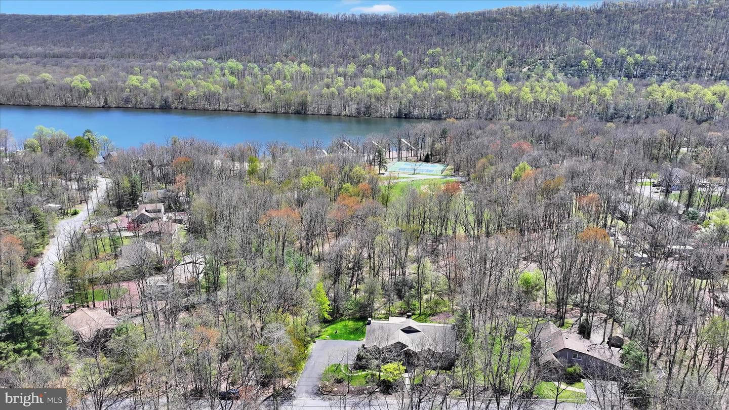220 Lake Drive photo 3