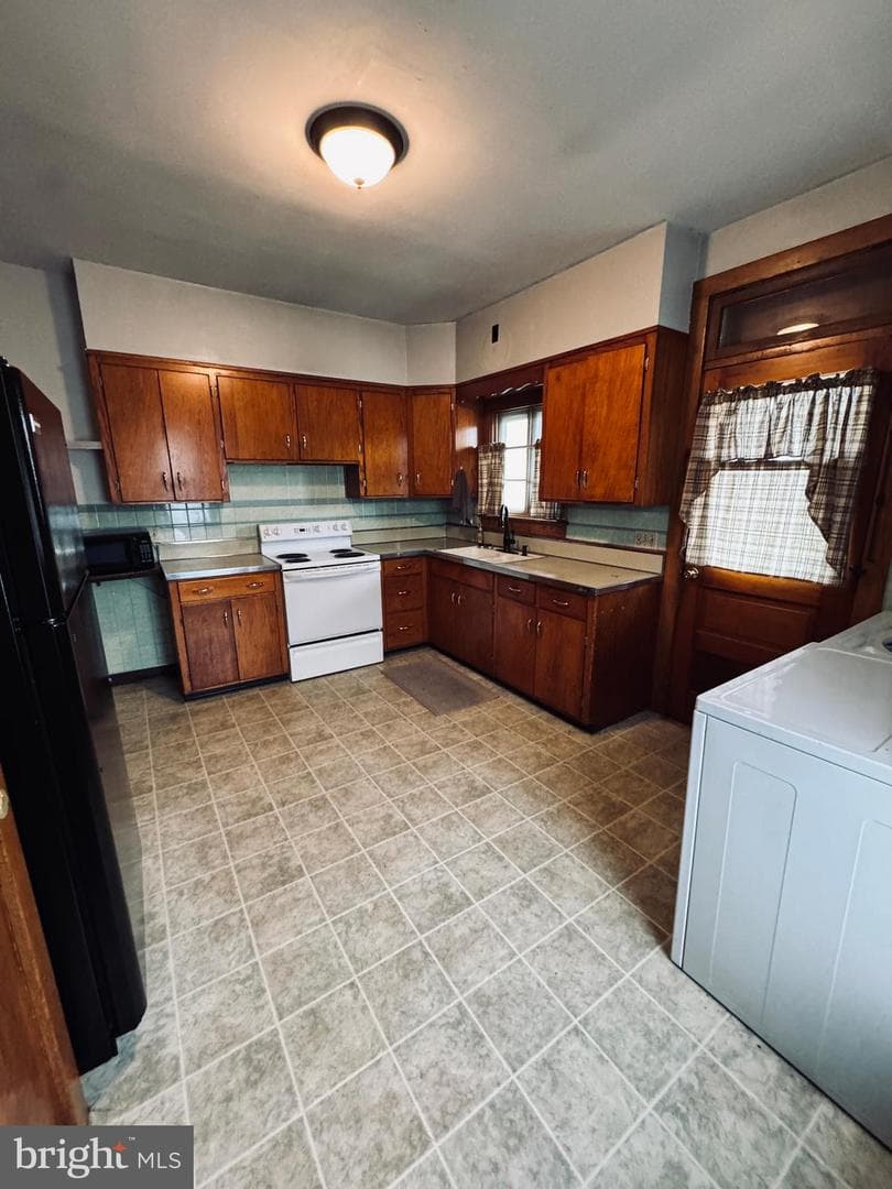 1137 W Main Street photo 4