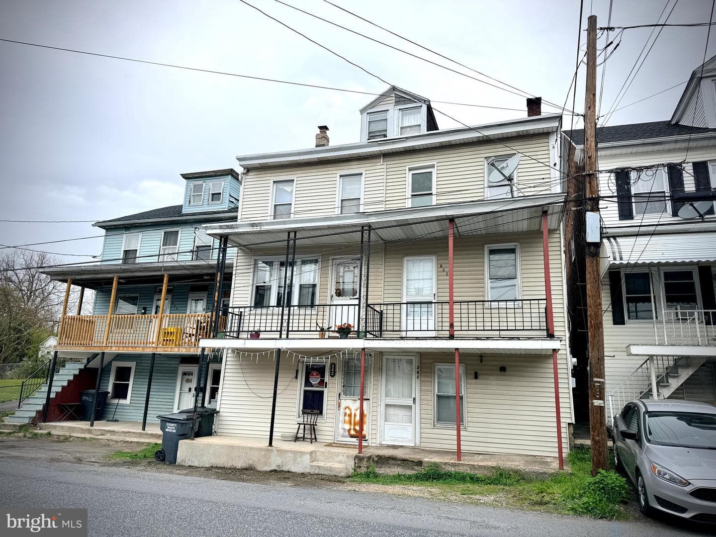 240 Valley Street photo 28