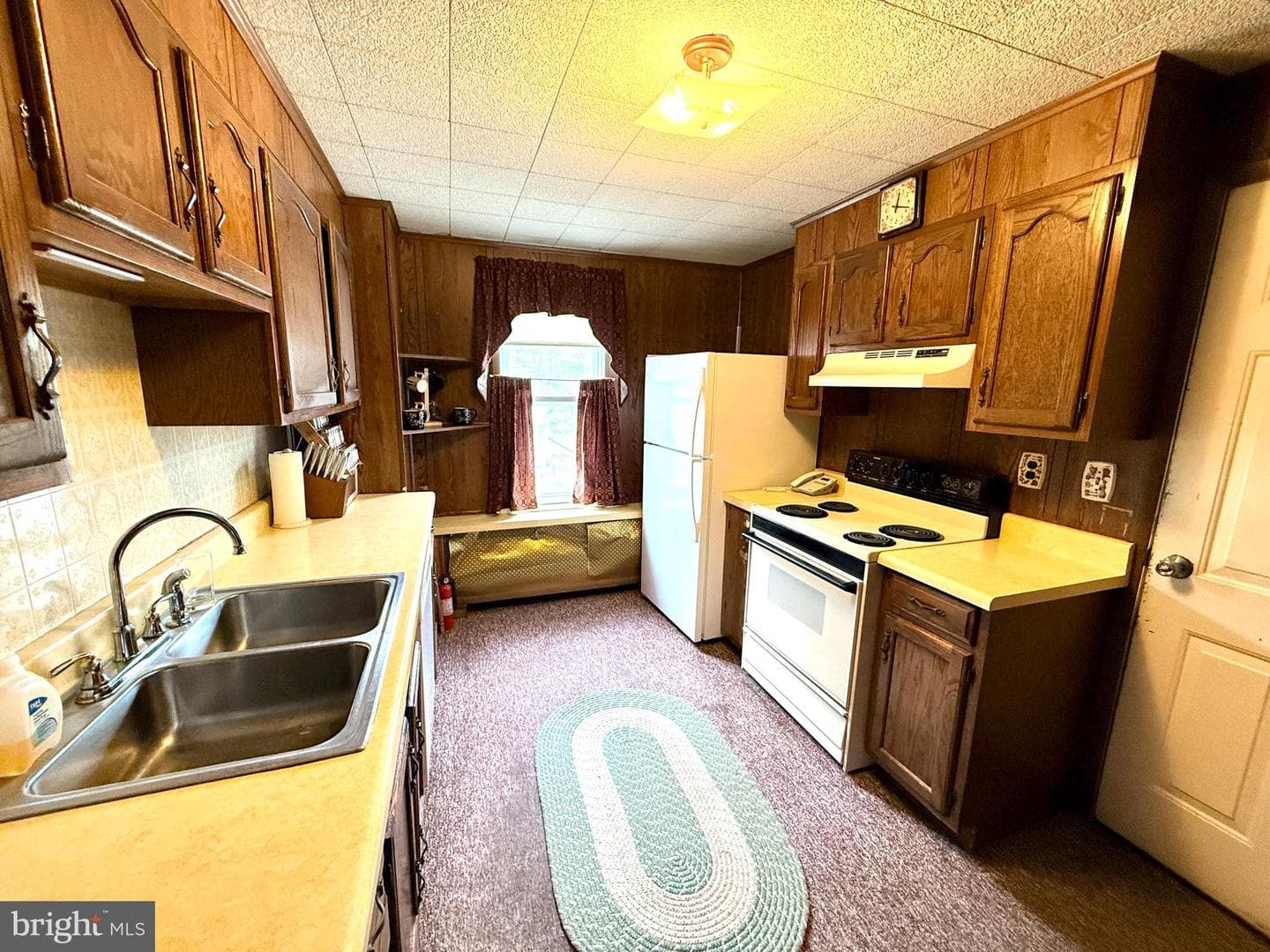 240 Valley Street photo 4