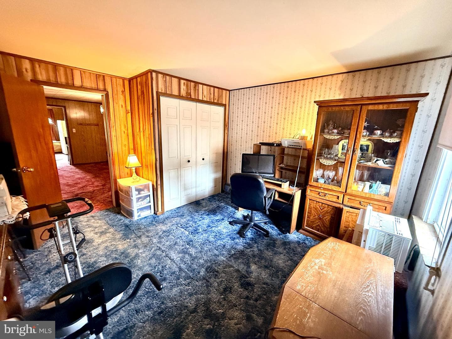 240 Valley Street photo 9