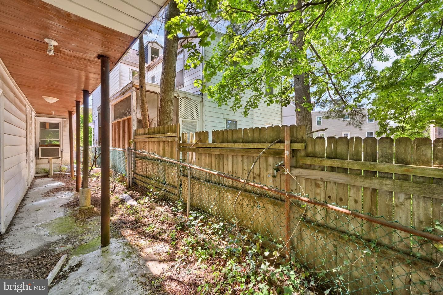 610 W Race Street photo 29