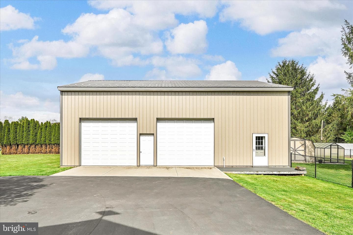 354 Millers Road photo 37