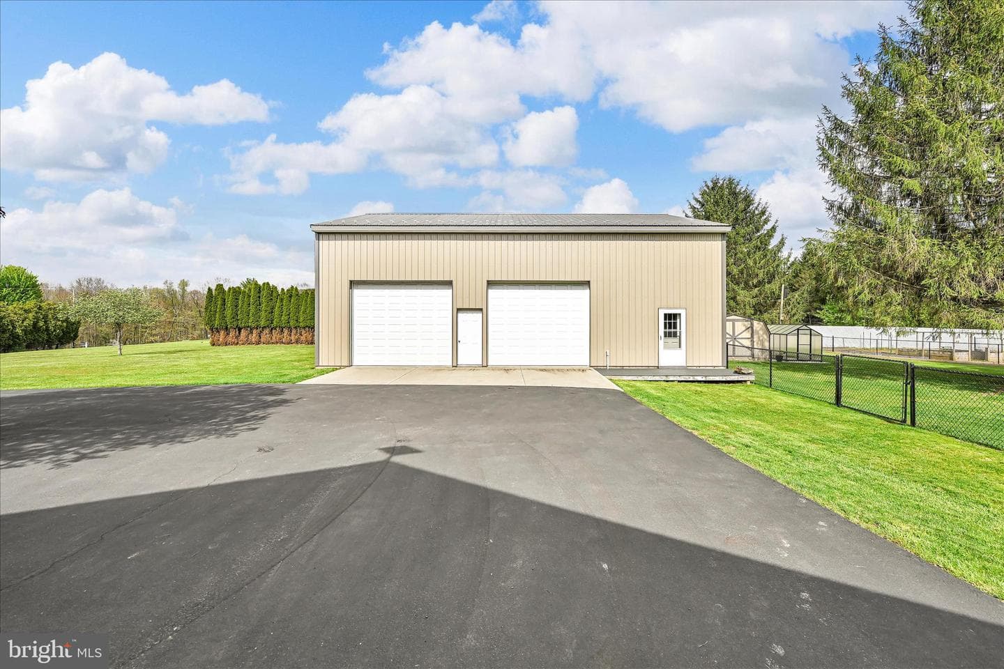 354 Millers Road photo 39