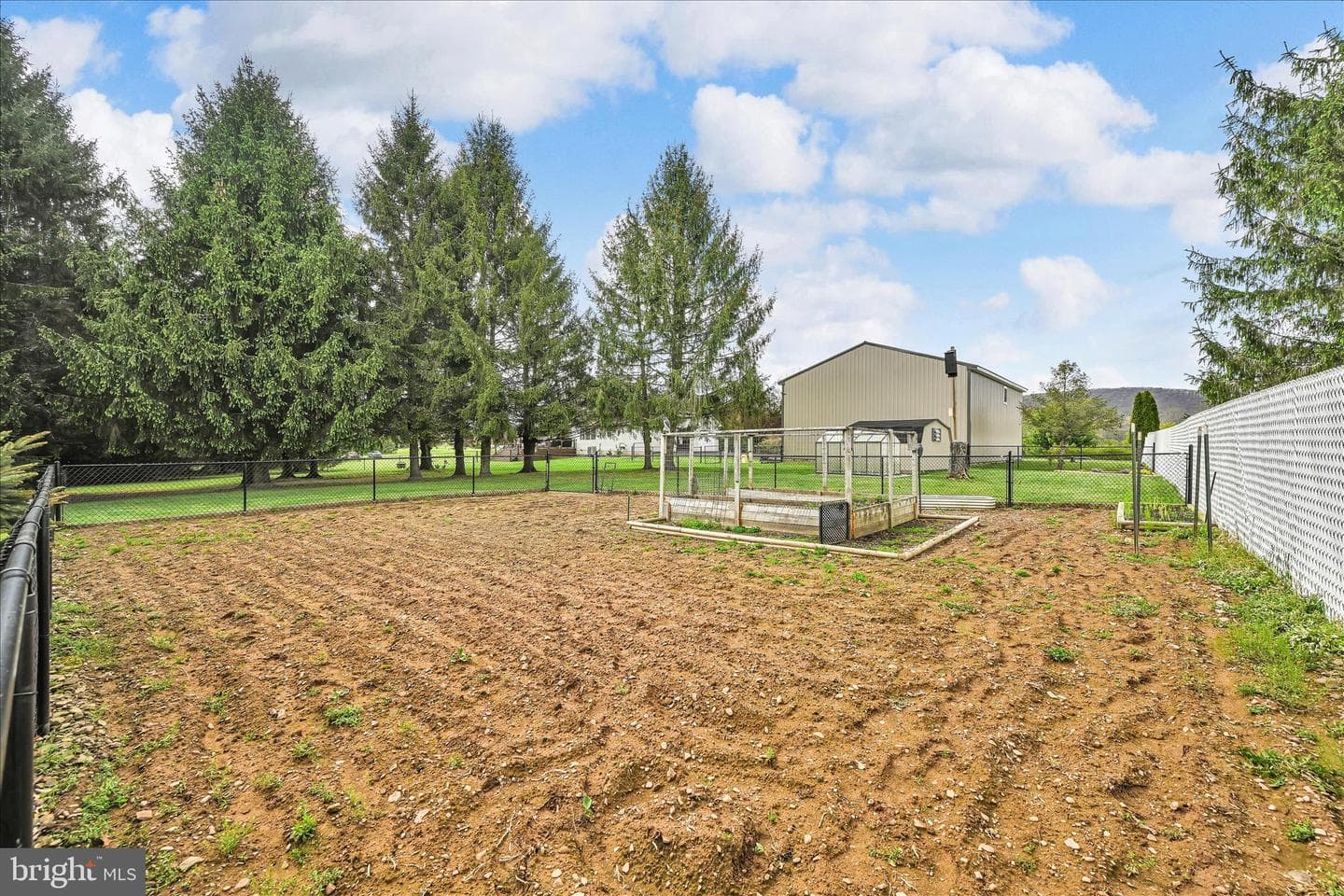 354 Millers Road photo 42