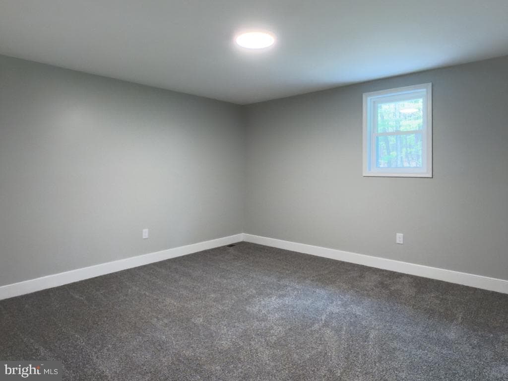 2183 E Grand Avenue photo 31