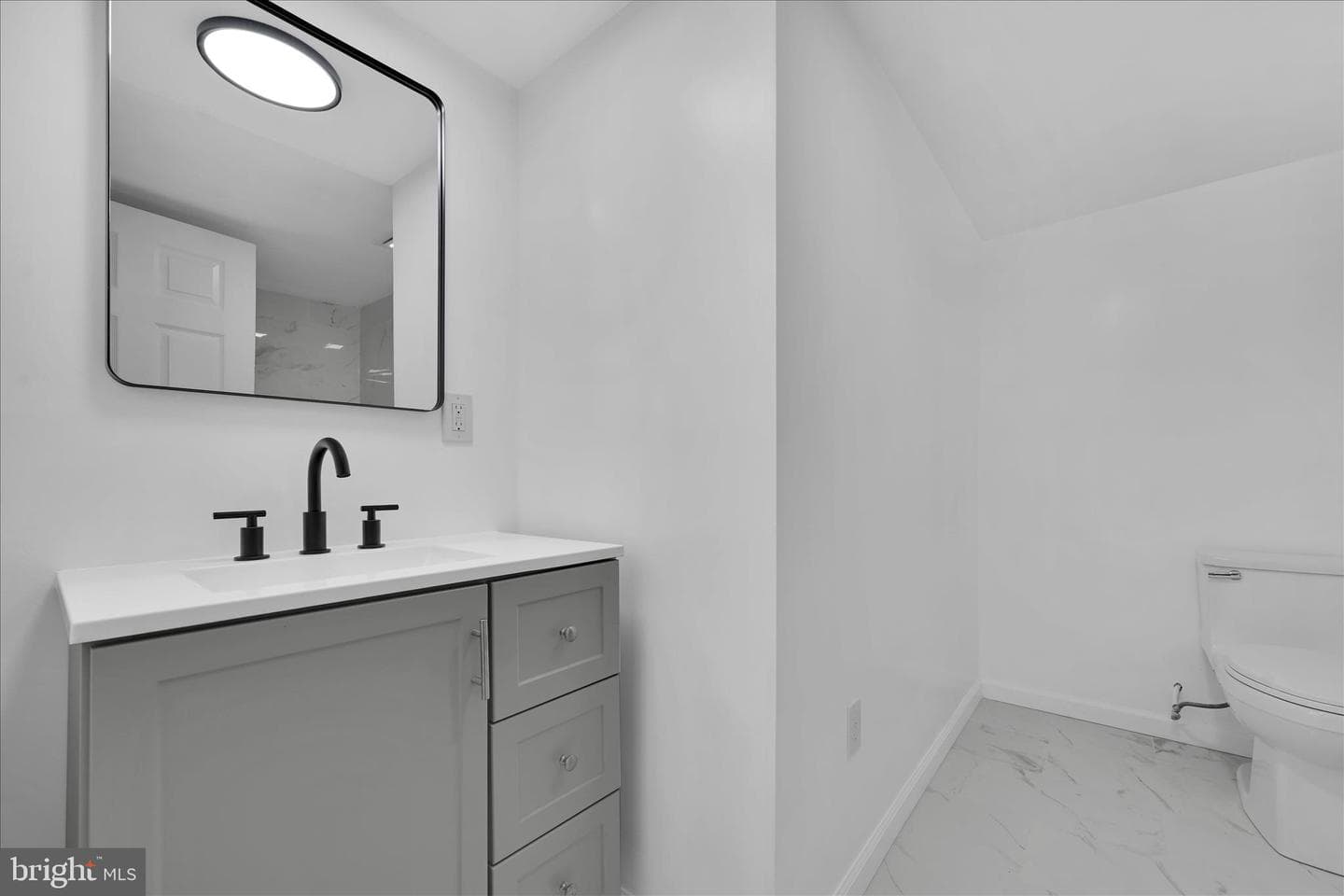 111 E Grand Avenue photo 11