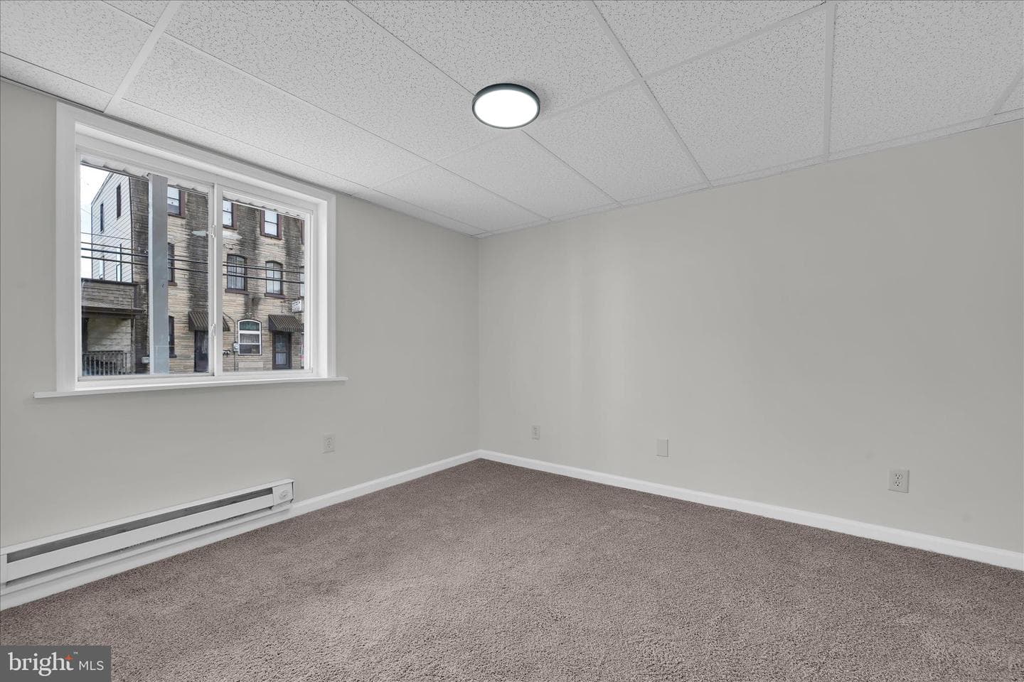 111 E Grand Avenue photo 23