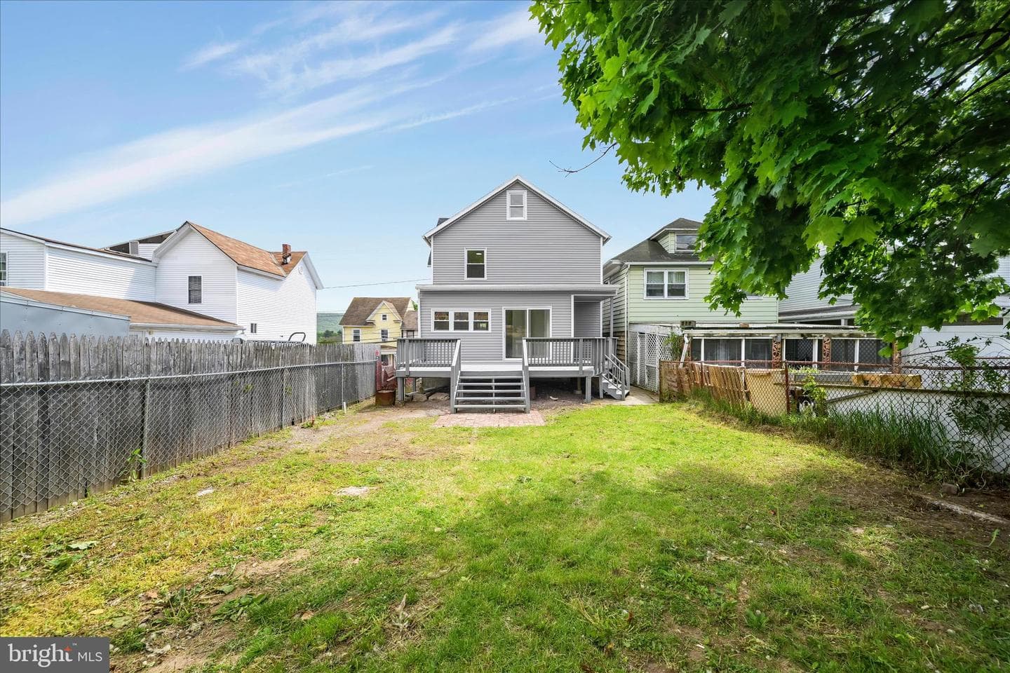 111 E Grand Avenue photo 25