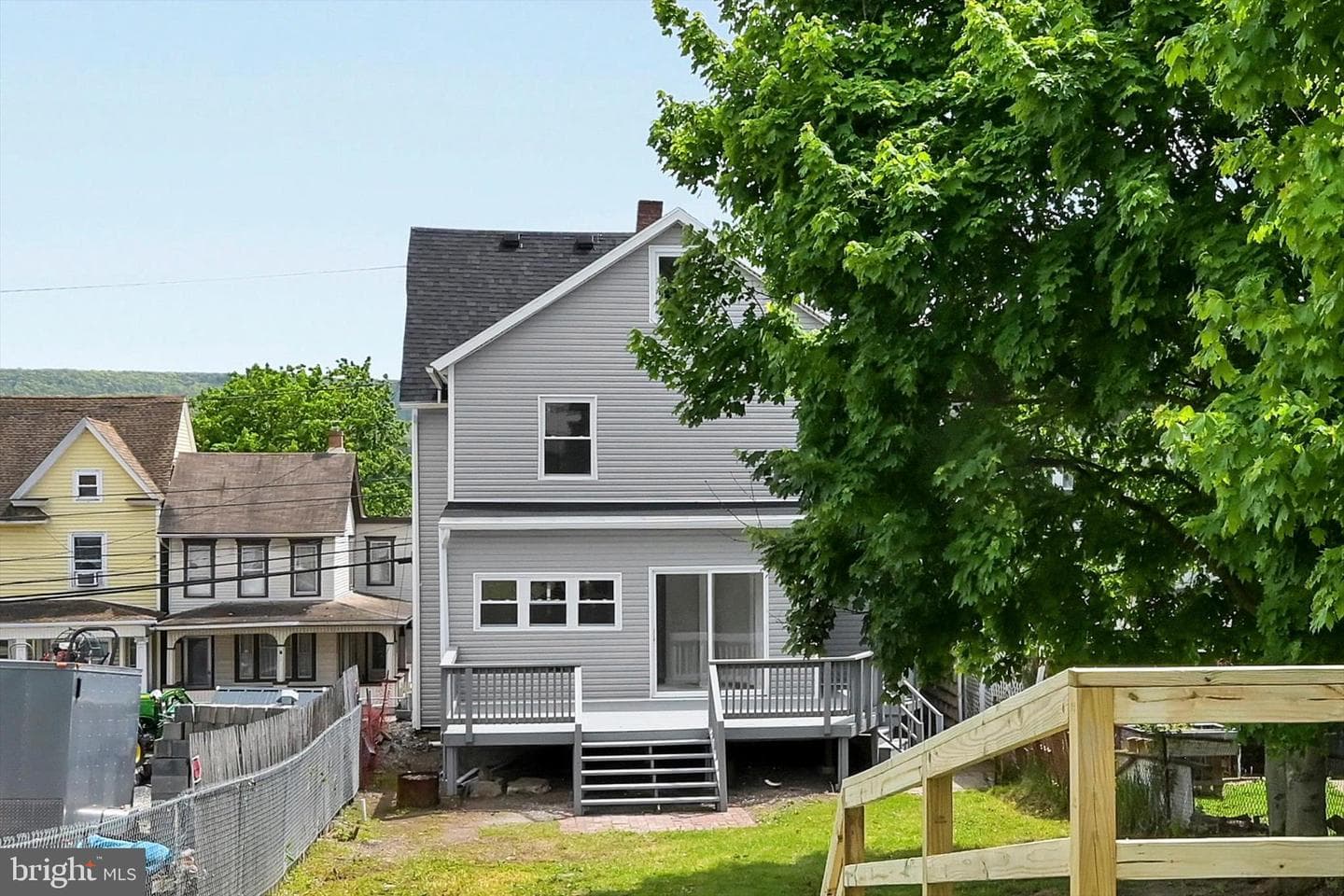 111 E Grand Avenue photo 28