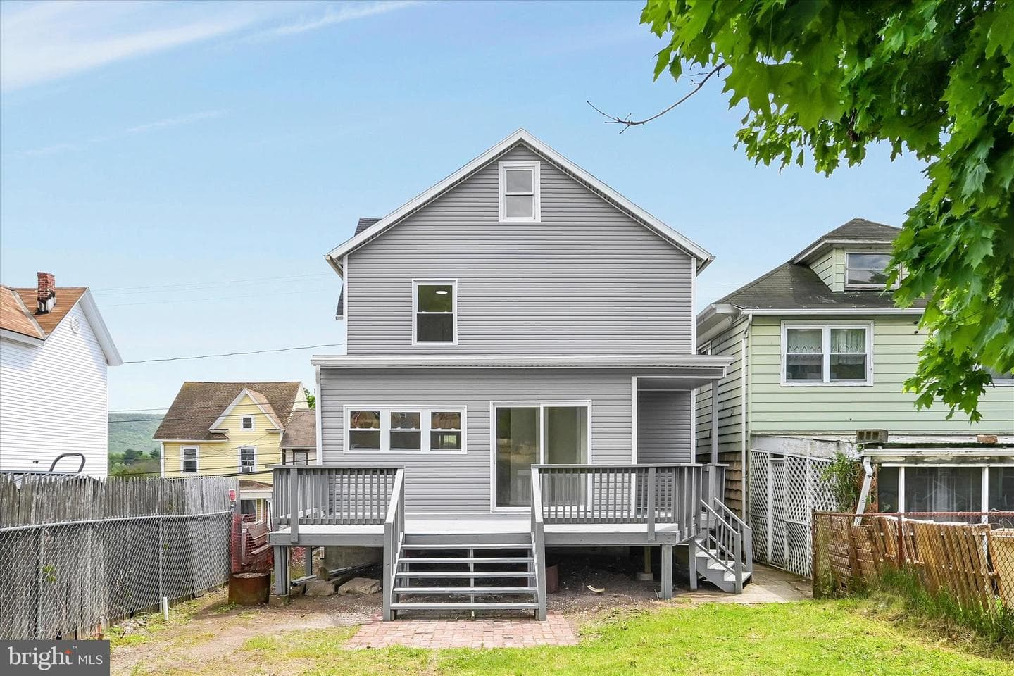 111 E Grand Avenue photo 29