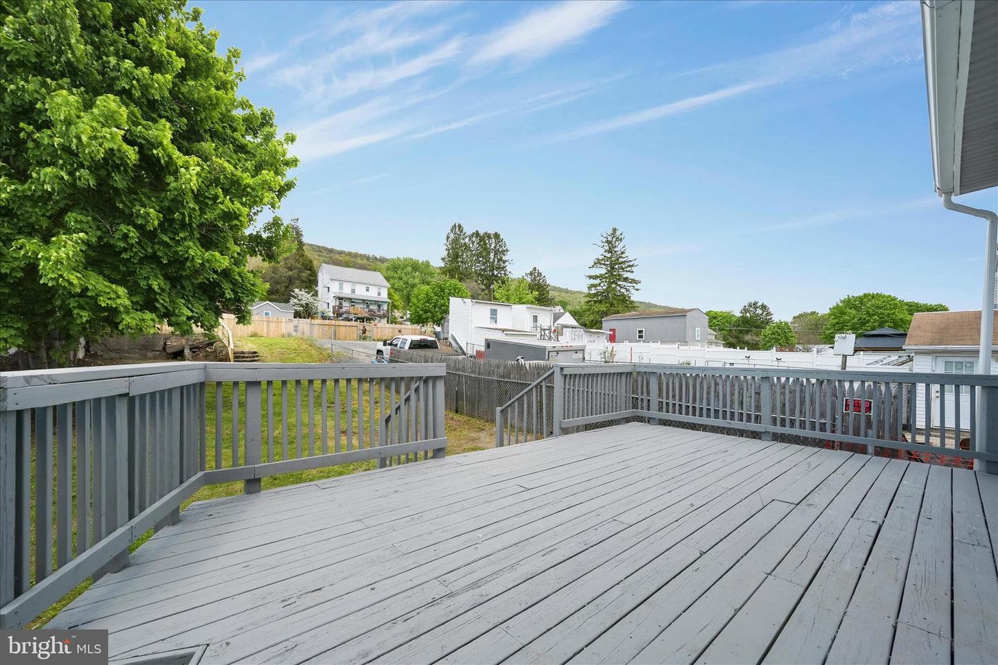 111 E Grand Avenue photo 6