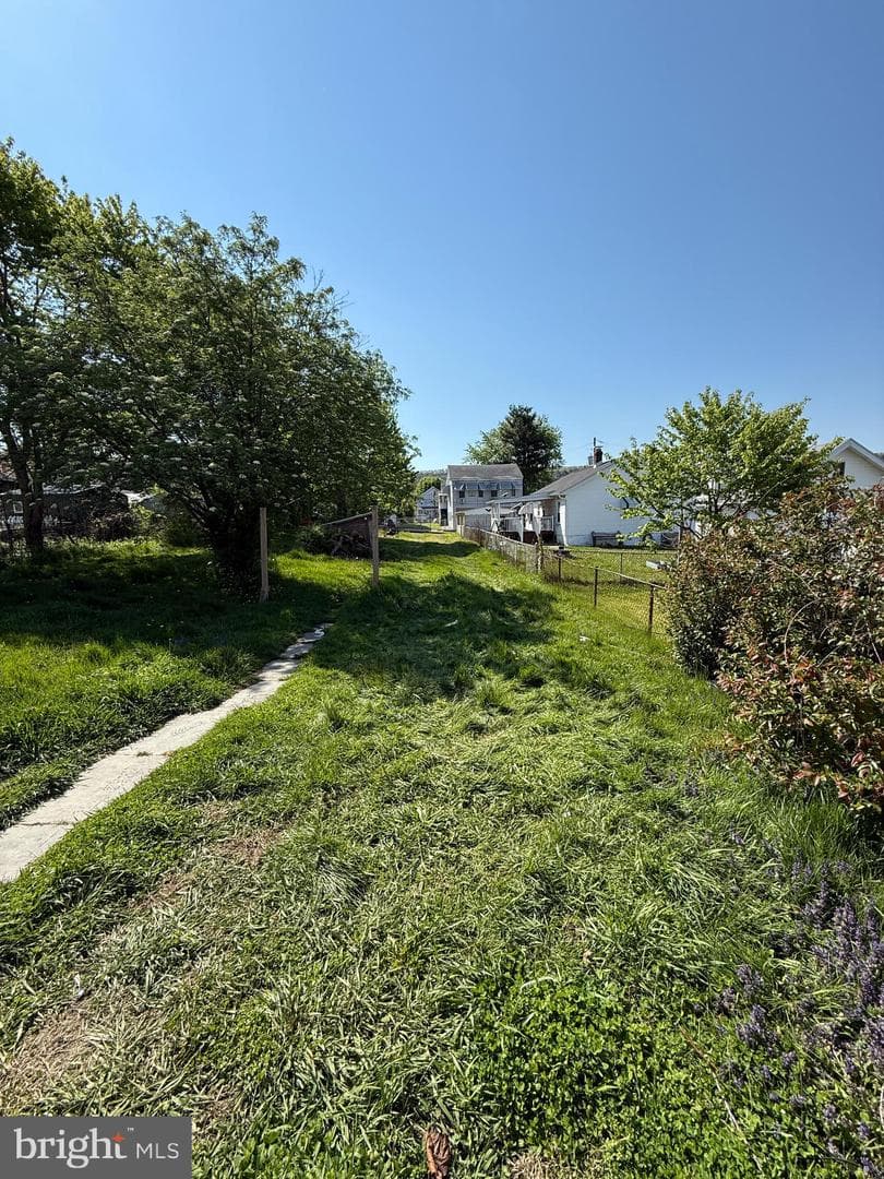 10 E Ruddle Street photo 3