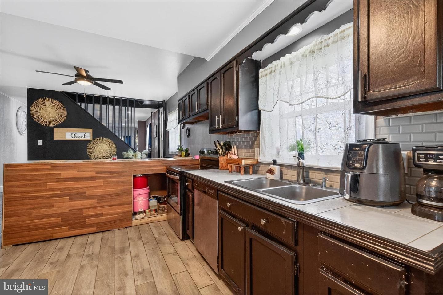 432 W Spring Street photo 10