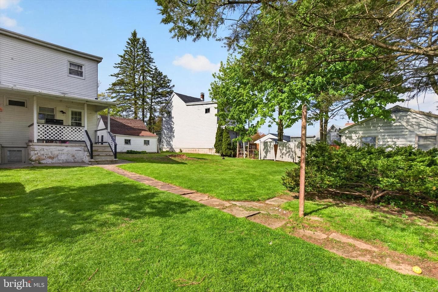 432 W Spring Street photo 26