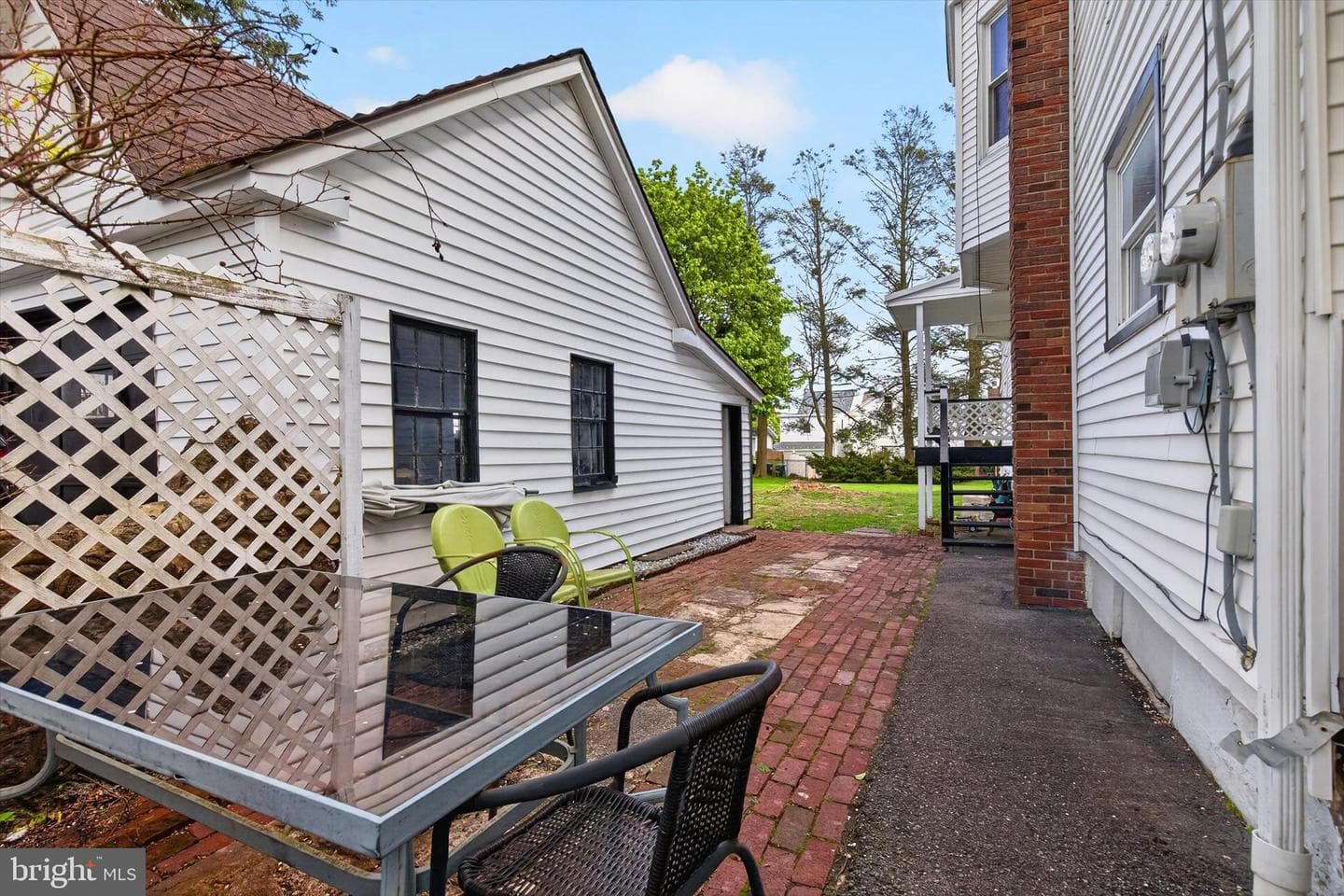 432 W Spring Street photo 30