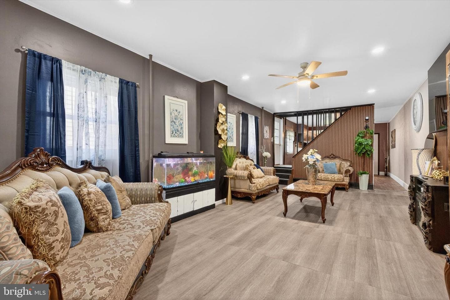432 W Spring Street photo 4