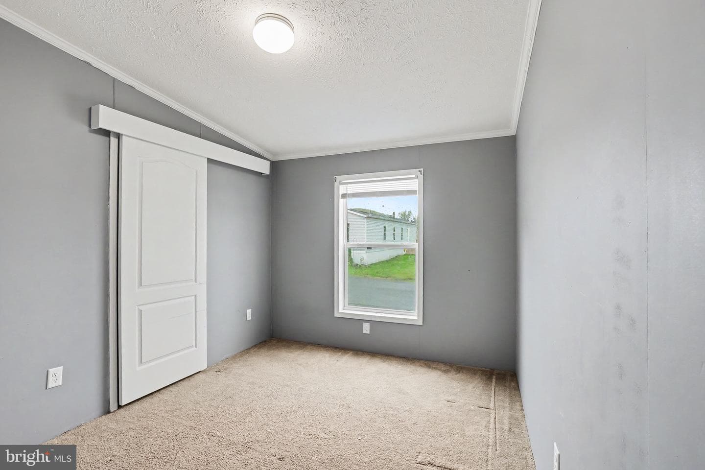 13 Frieden Manor photo 14