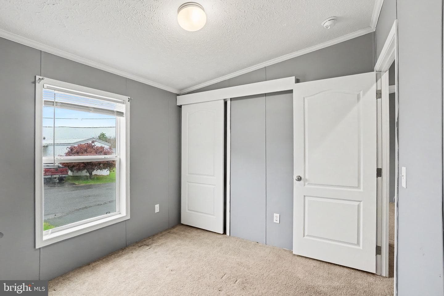 13 Frieden Manor photo 18