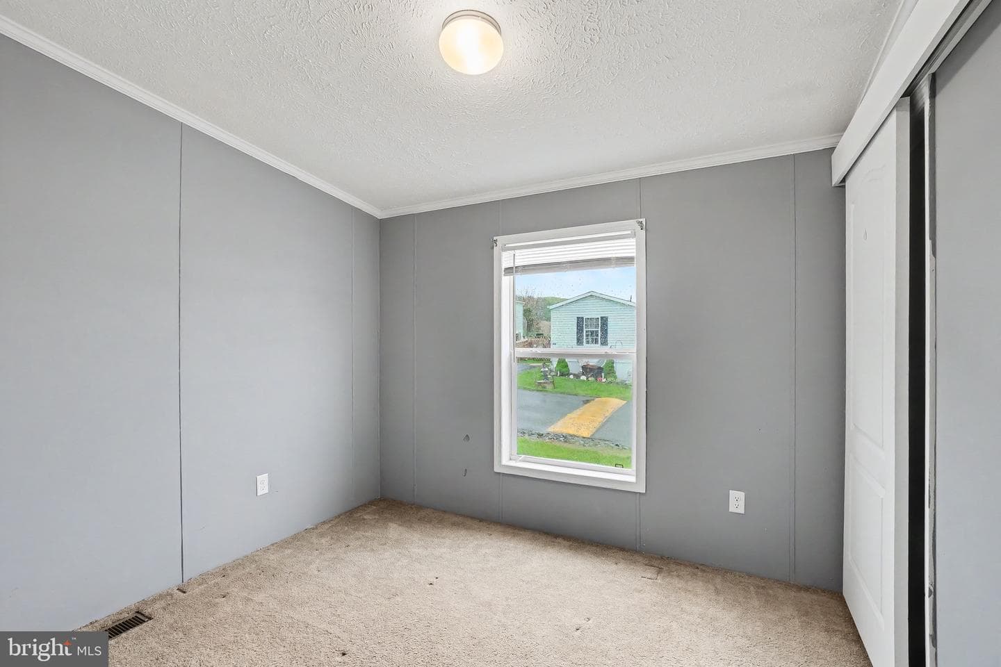 13 Frieden Manor photo 19