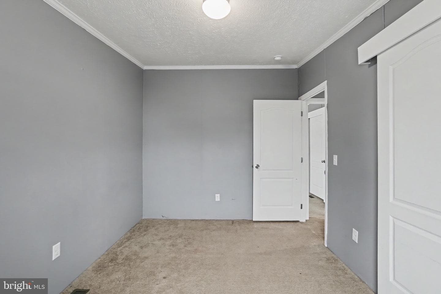 13 Frieden Manor photo 24