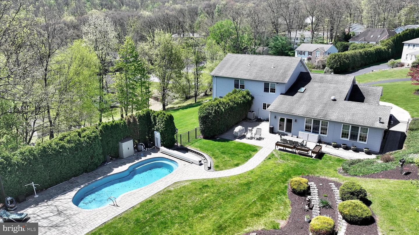 404 Concord Grn photo 2