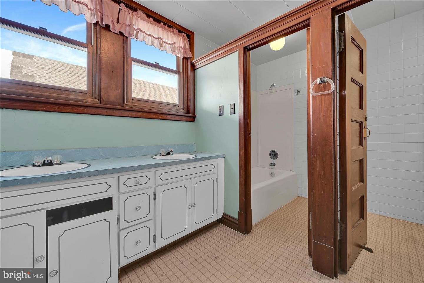 231 2nd Street photo 31