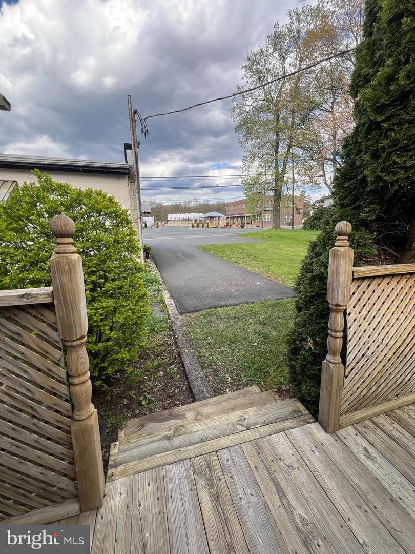 600 Altamont Boulevard photo 17