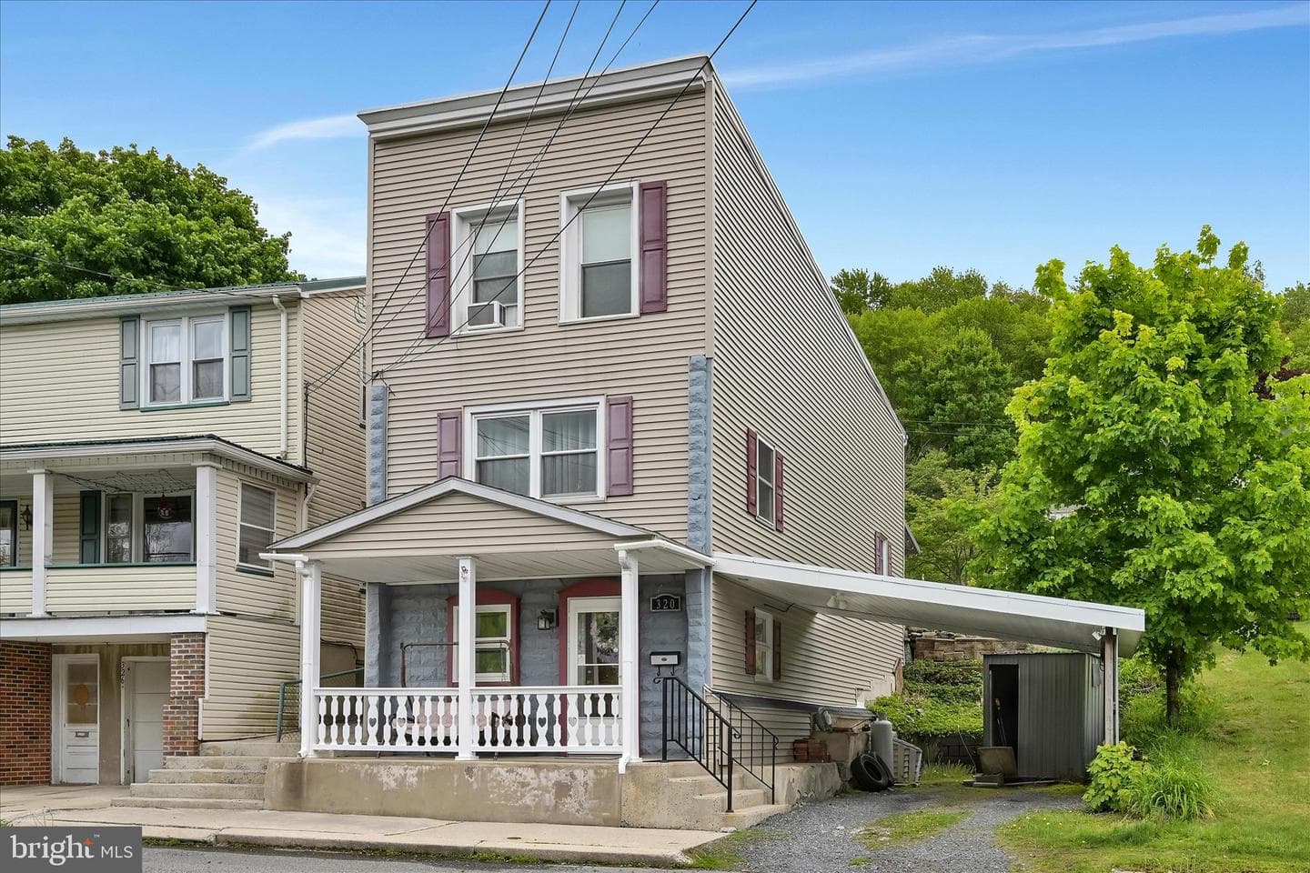 320 E Bacon Street photo 1