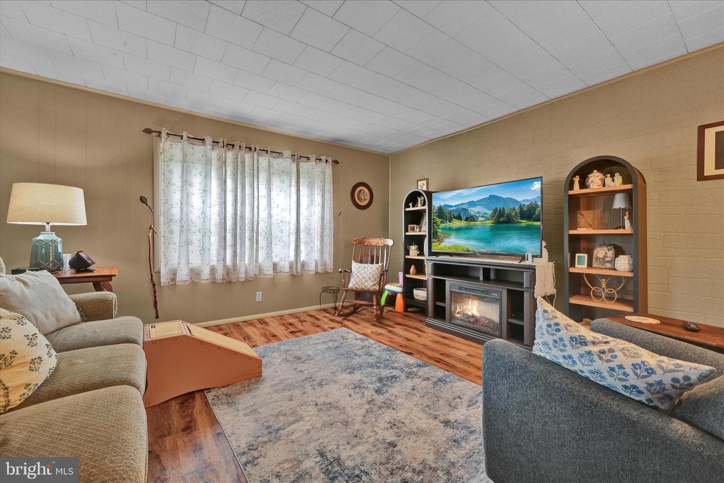 320 E Bacon Street photo 10