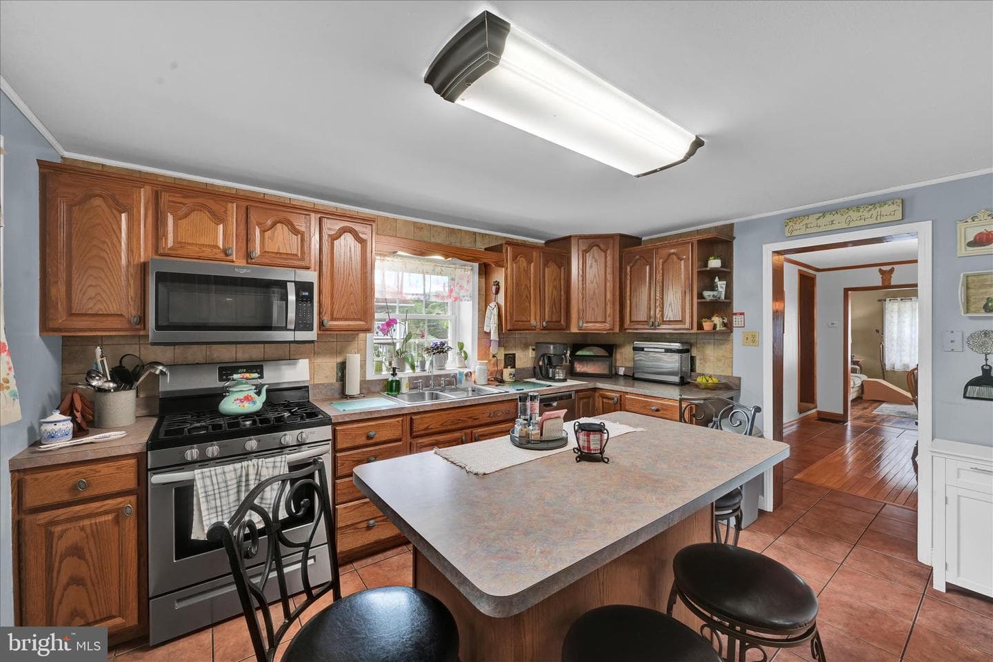 320 E Bacon Street photo 14
