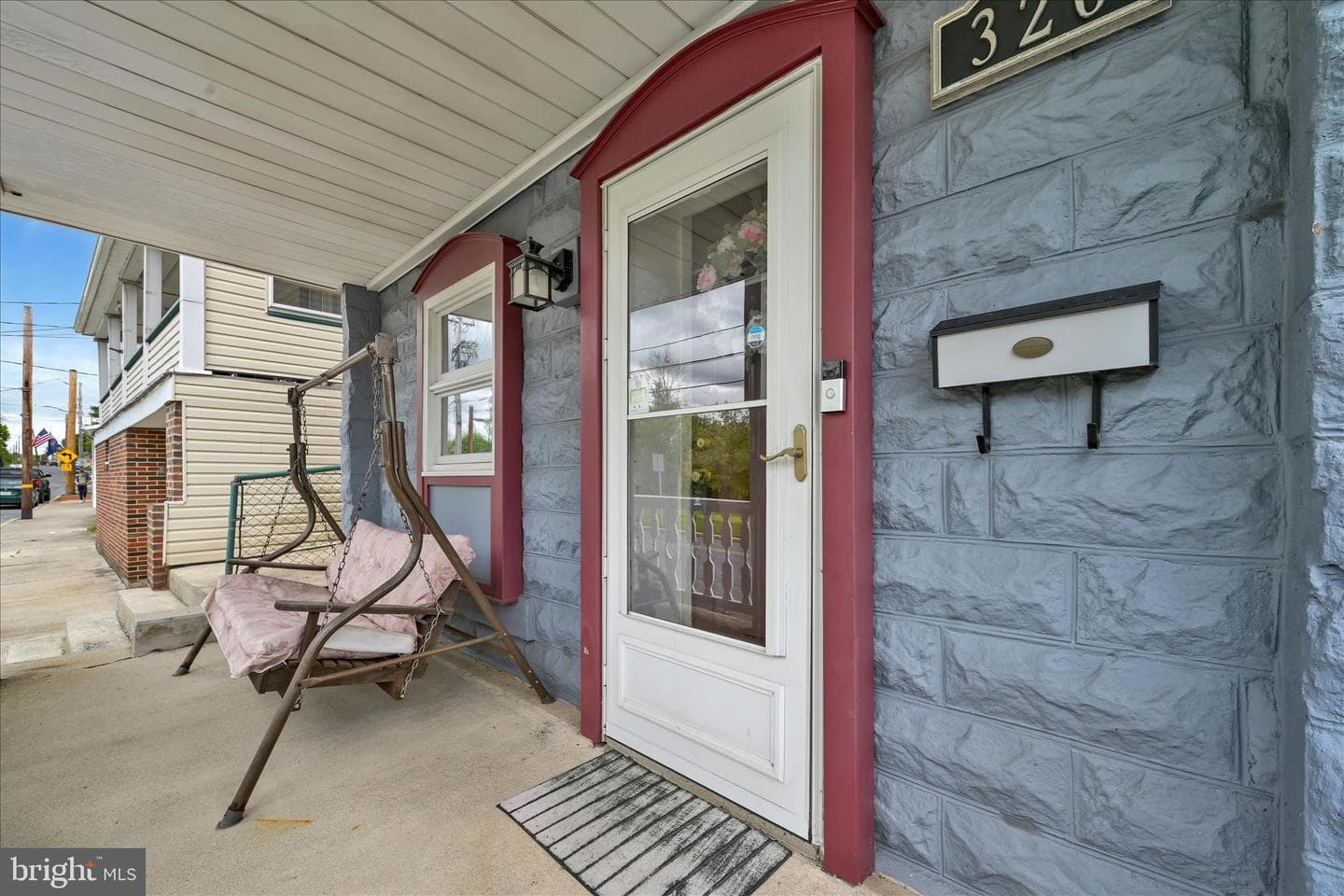 320 E Bacon Street photo 8