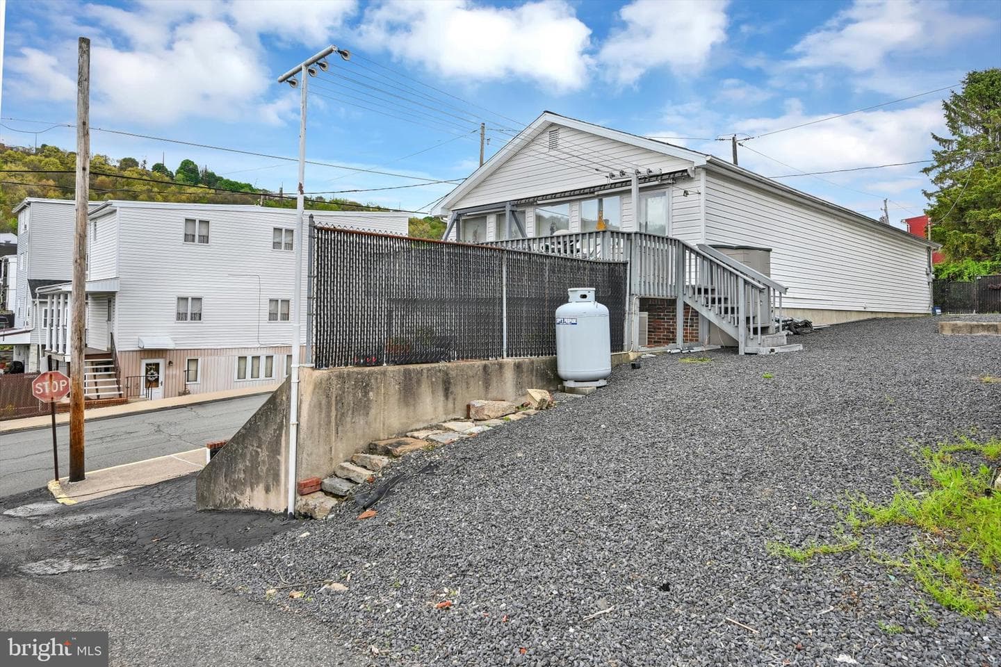 500 W Lloyd Street photo 5