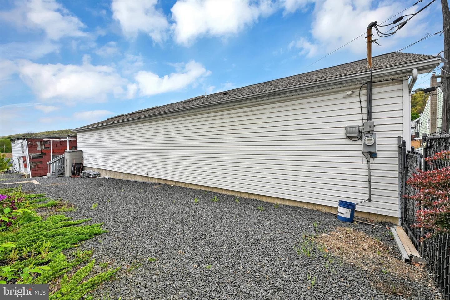 500 W Lloyd Street photo 6