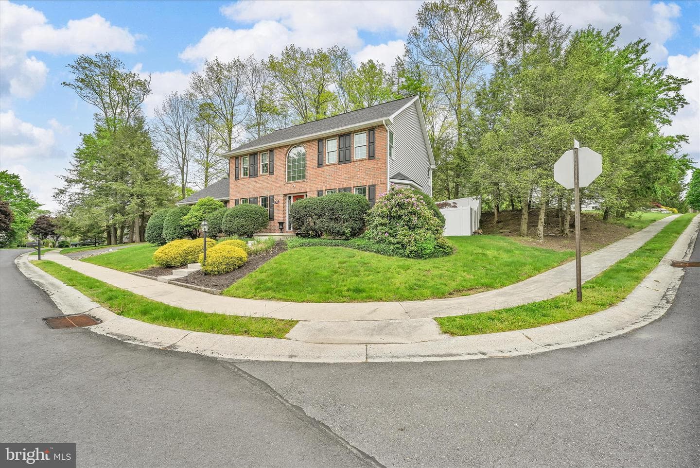 25 Tall Oaks Drive photo 4