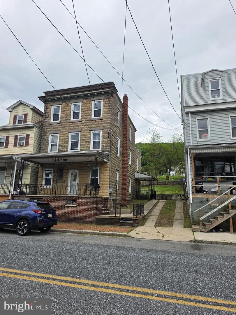 130 E Bacon Street photo 31
