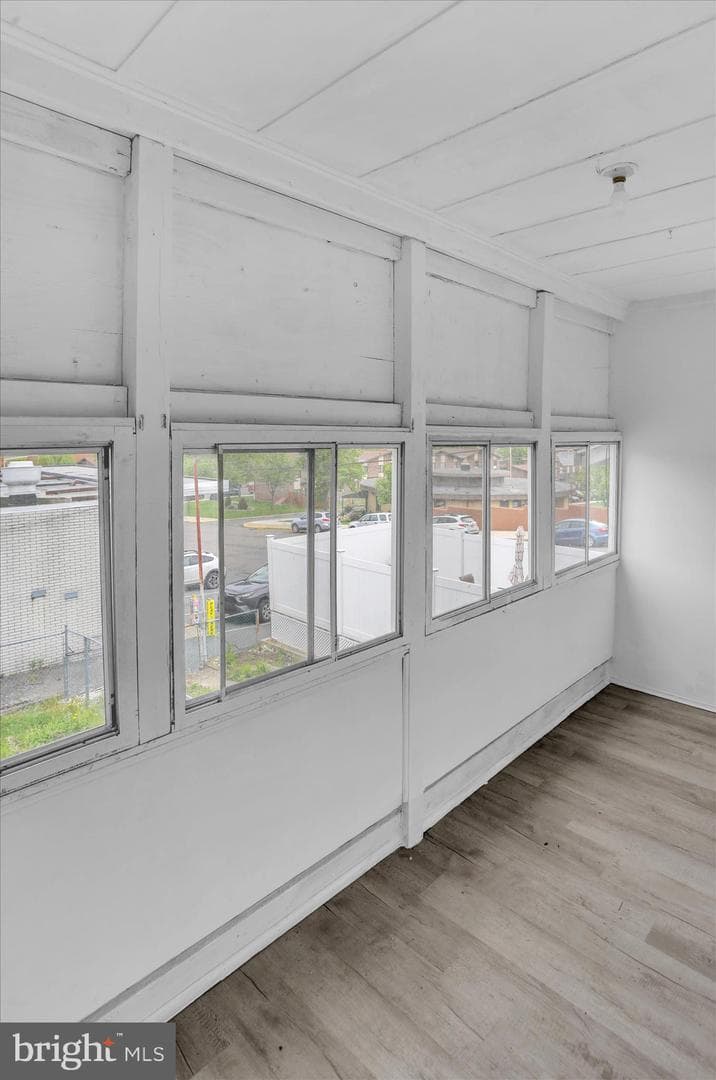 704 Laurel Boulevard photo 13