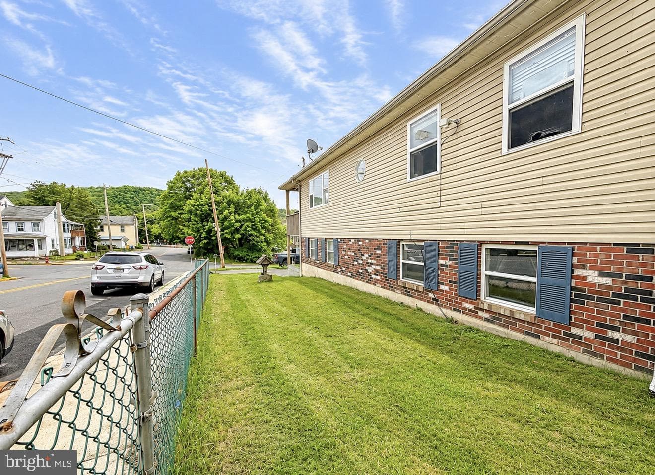 414 E Saint John