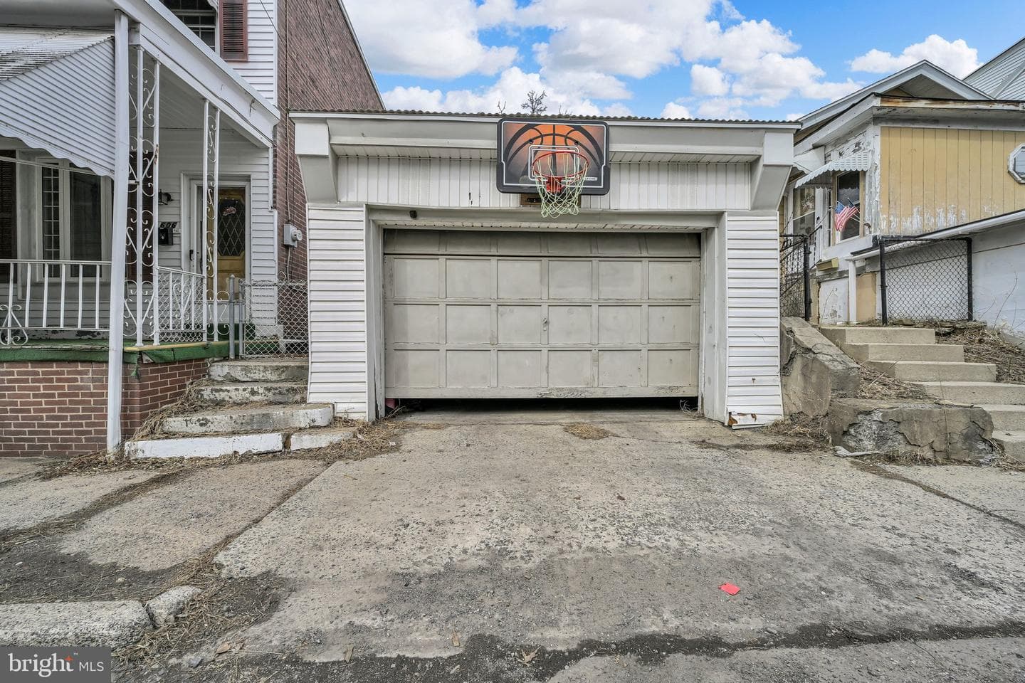 604 Fairview Street photo 2