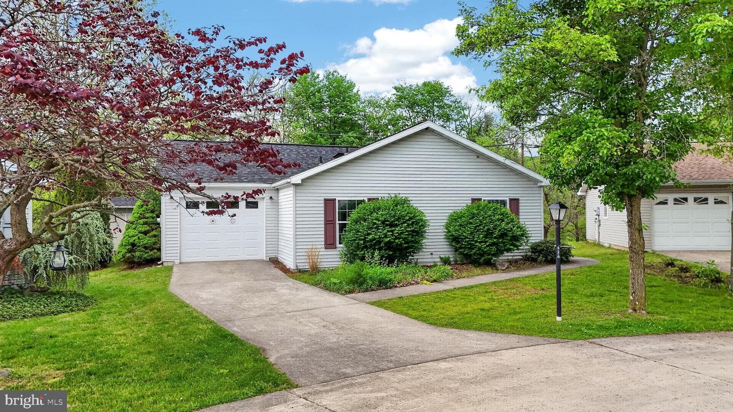 860 Trestle Court, Pine Grove