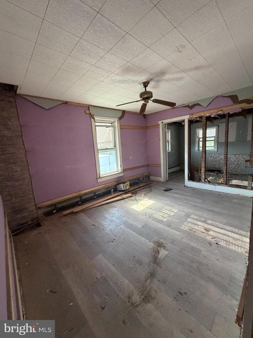 1645 E Grand Avenue photo 8