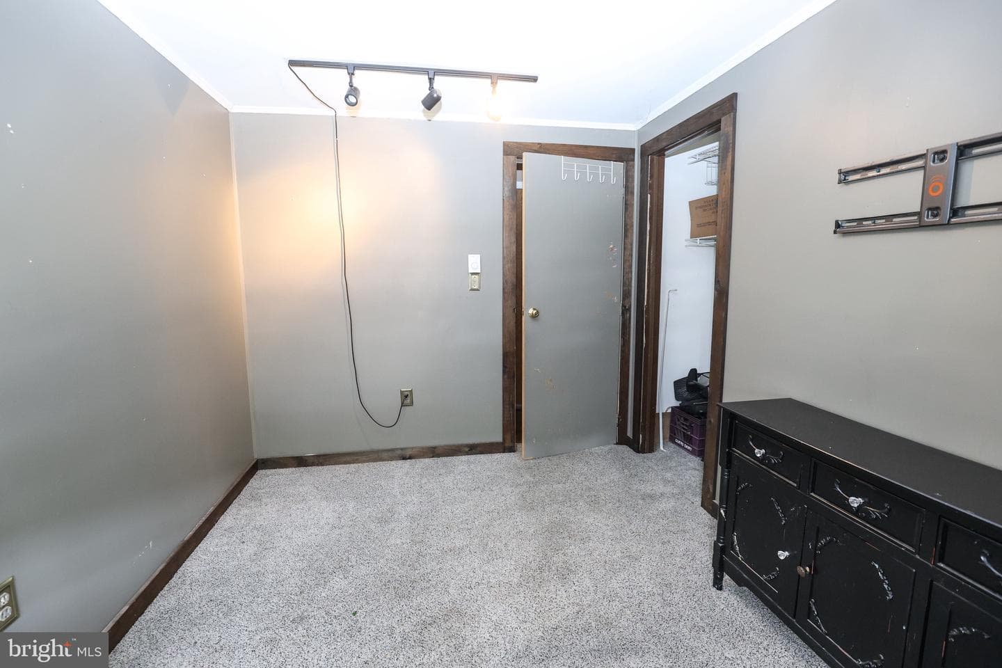 223 E Bacon Street photo 12