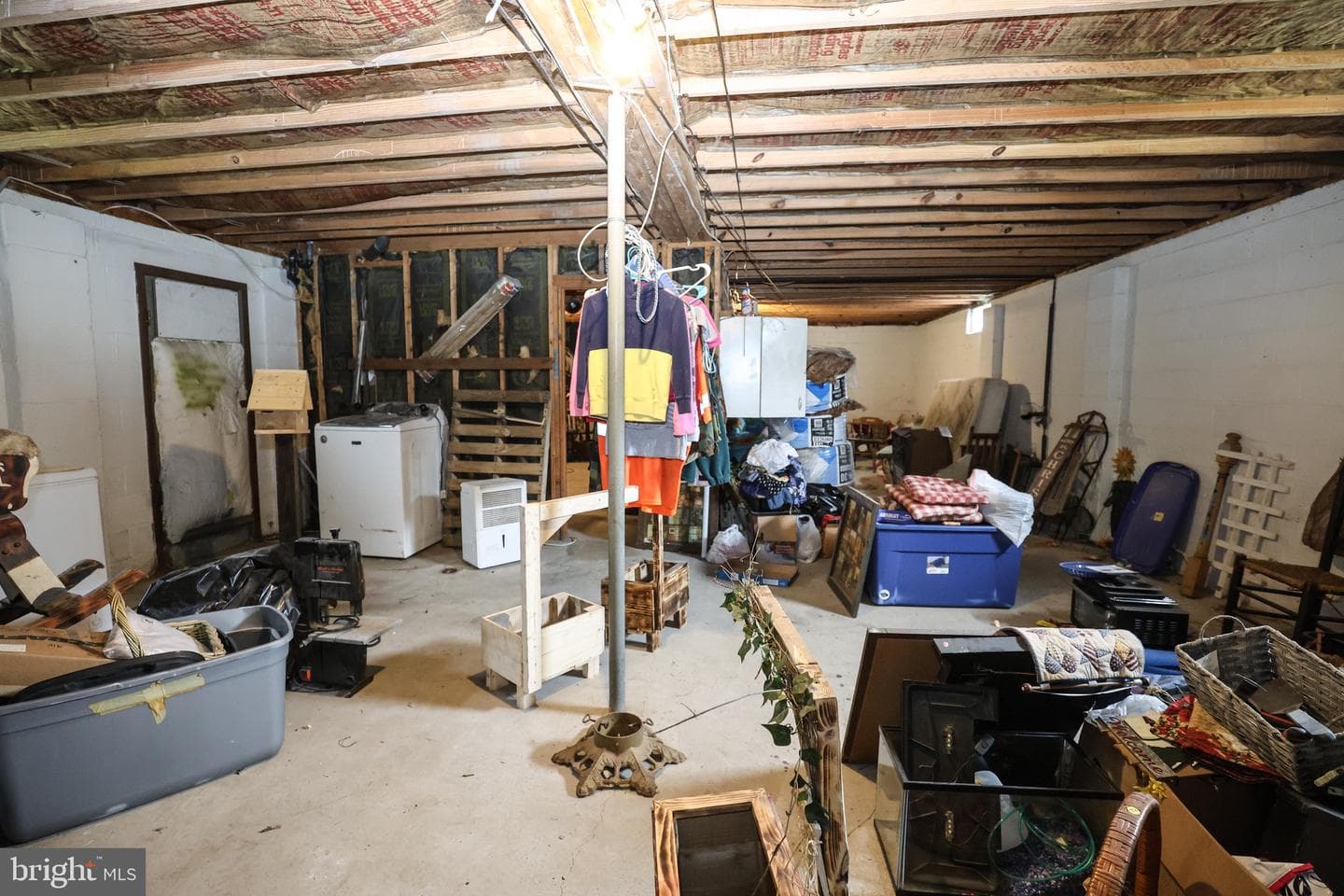 223 E Bacon Street photo 23