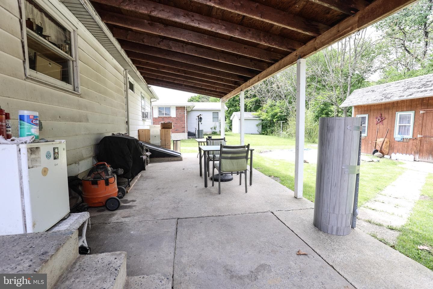 223 E Bacon Street photo 25