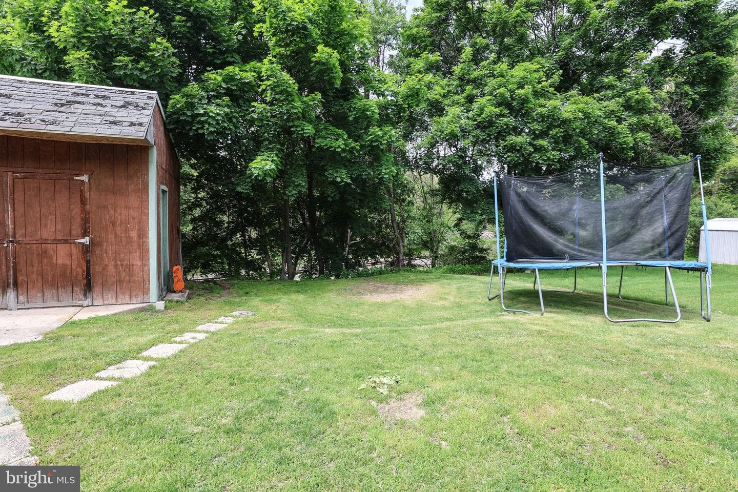 223 E Bacon Street photo 30