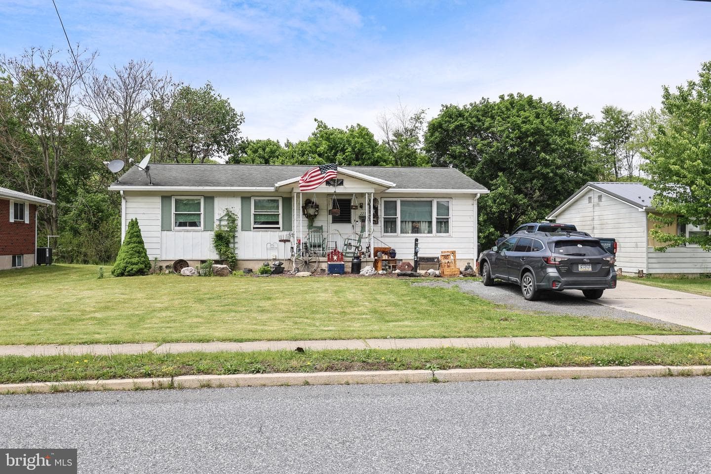 223 E Bacon Street photo 4
